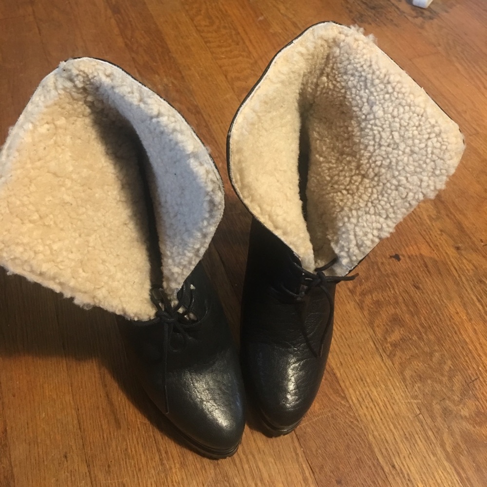 Never Worn Black Leather Sheepskin Zara Boots sz39