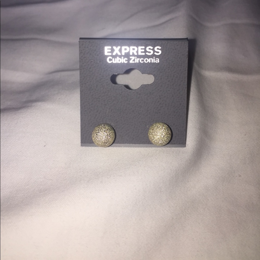 Express earrings