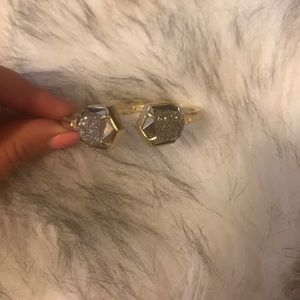 Kendra Scott bracelet in platinum deist