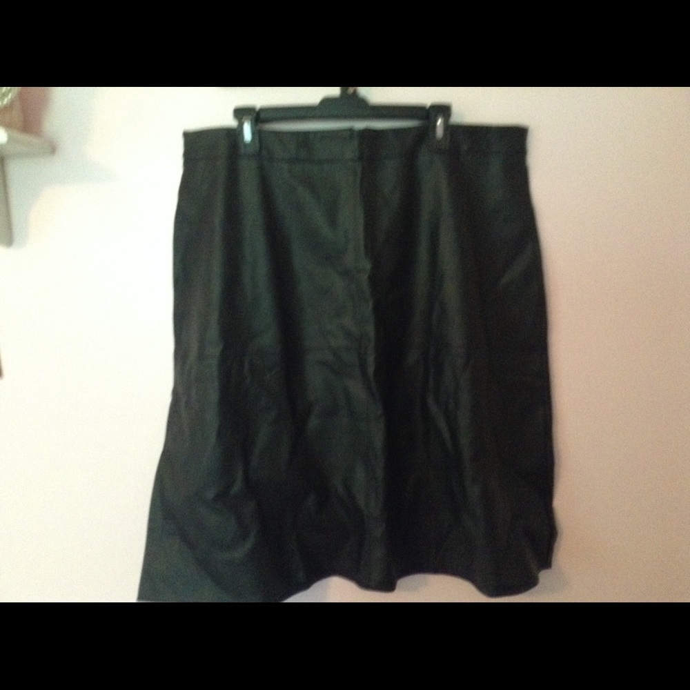 Forever 21 plus, faux leather skirt 2x