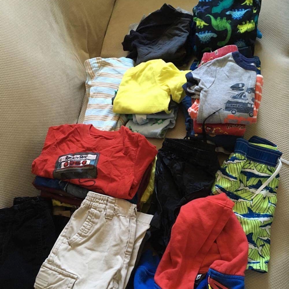 34 pc- 2T boys lot