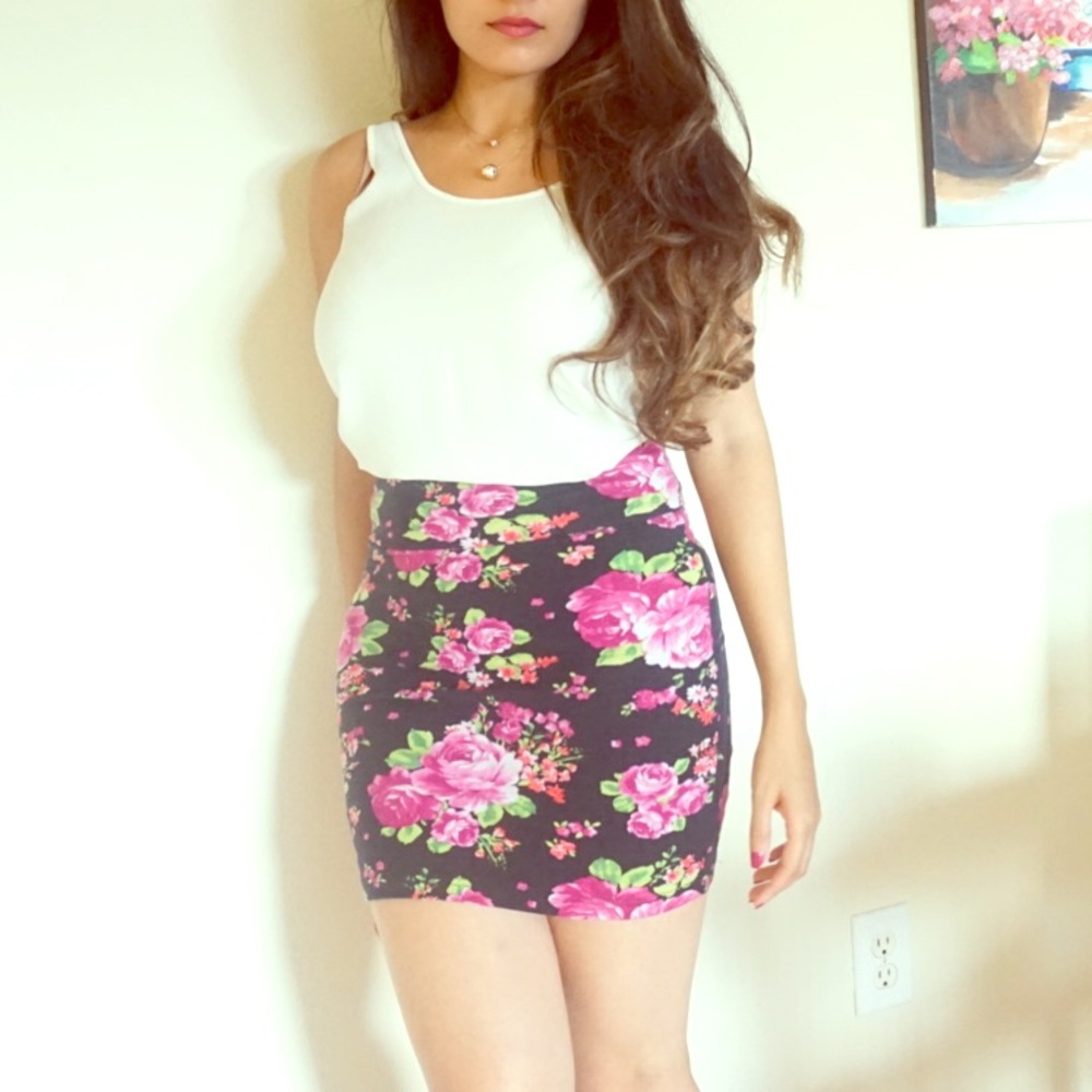 Floral mini bodycon skirt