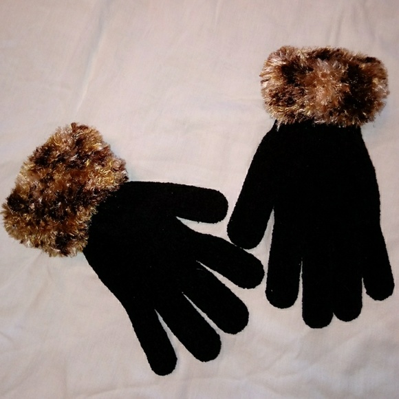 Scarf n Glove Set - Picture 2 of 5