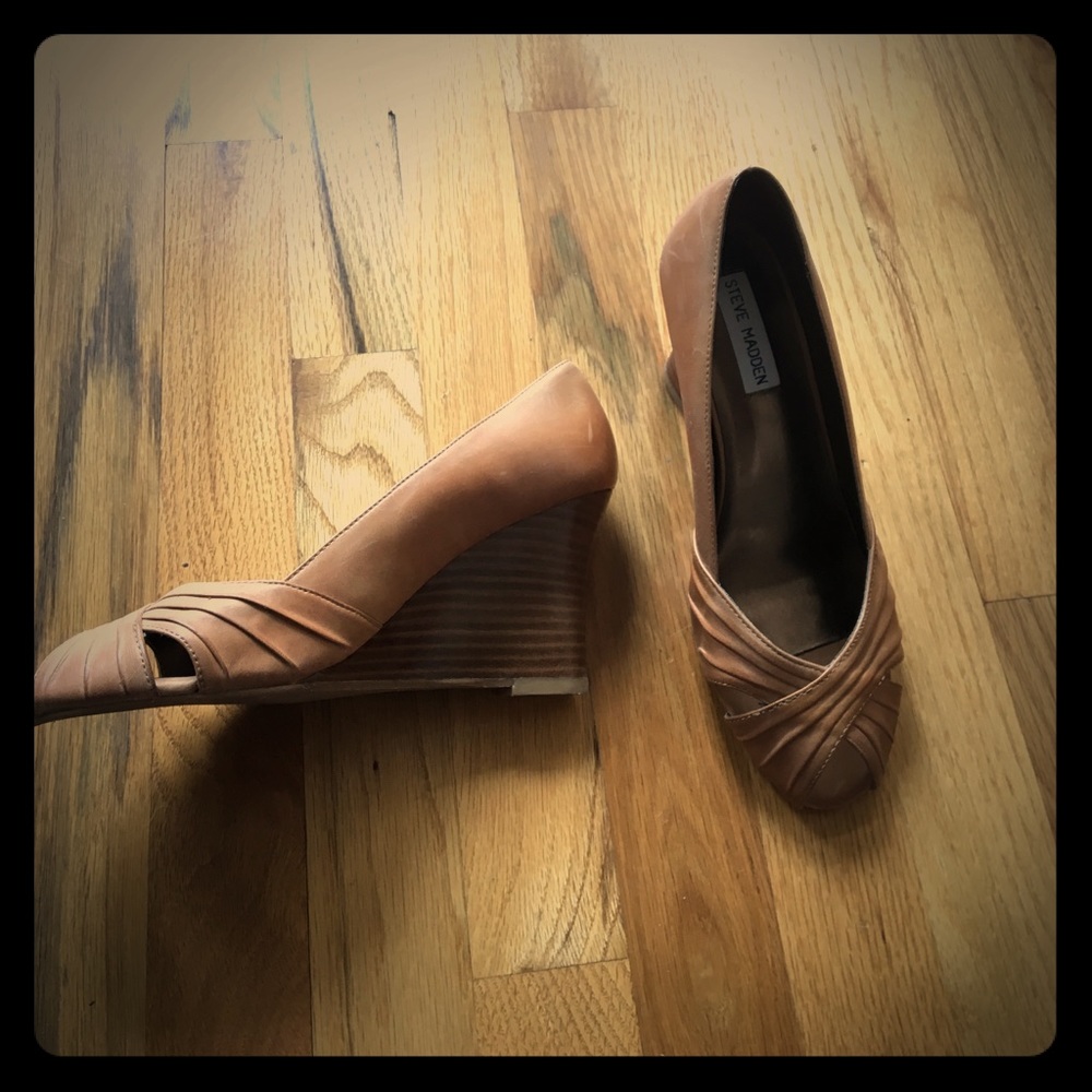 Steve Madden size 7 leather wedges