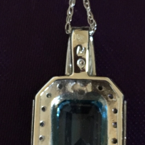 10KW Blue Topaz and Diamond Necklace in case - Picture 2 of 5