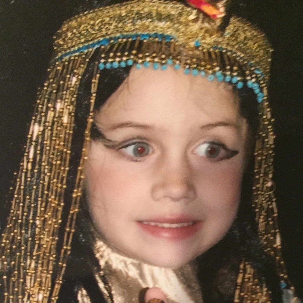Meet your Posher, Ava