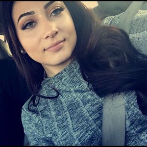 Meet your Posher, Elena