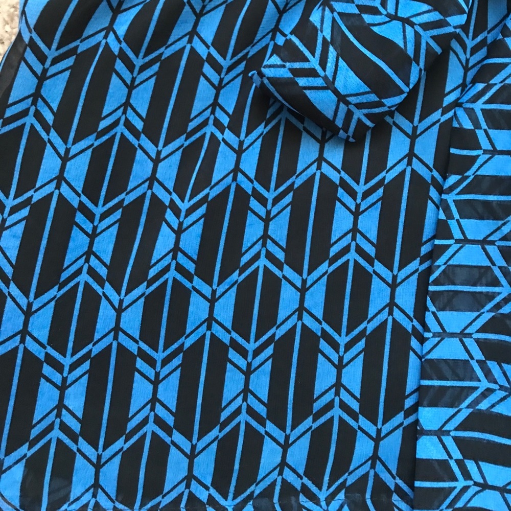 Fun patterned shorts - Picture 3 of 3