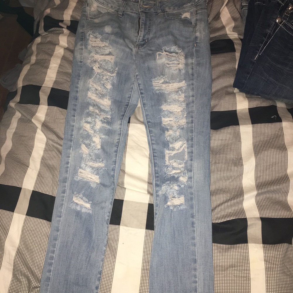 Ripped American eagle skinny jeans