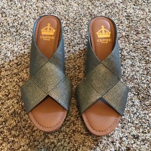 Like new wedge sandals!