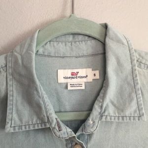 Vineyard vines top
