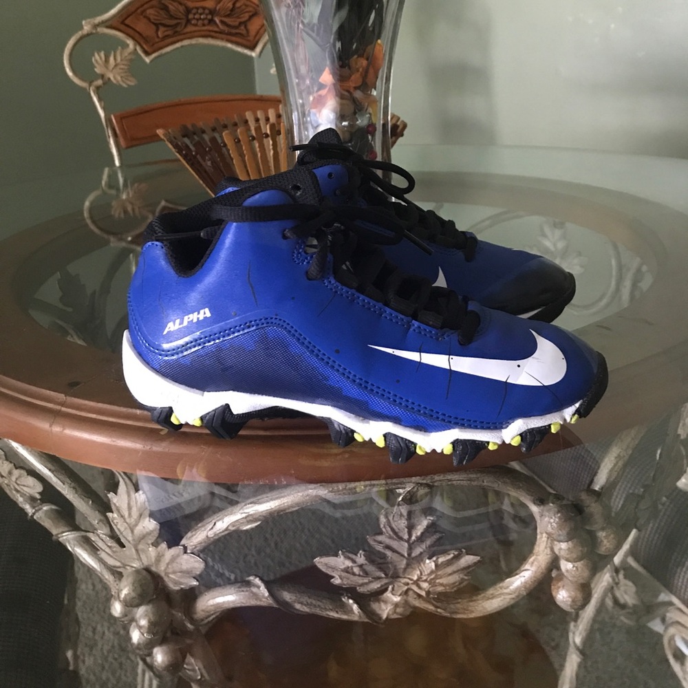 Boys Nike Alpha Shark 🦈 Cleats! Size 1.5🔥!