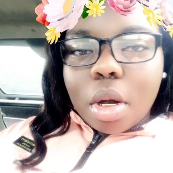 Meet your Posher, Alexus - Picture 1 of 1