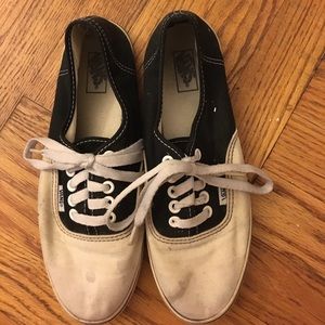 Vans Women Black & White canvas authentic Lo Pro