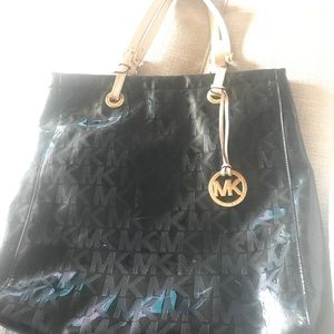 MICHAEL KORS PURSE !!!!