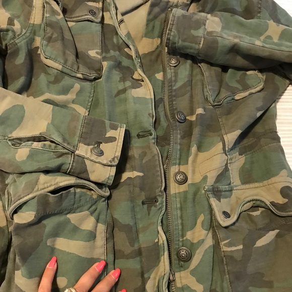 🍁New Fall 🍁FP  Camo jacket - Picture 7 of 8