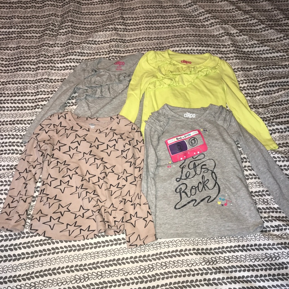 LIKE NEW bundle of 4 long sleeve shirts