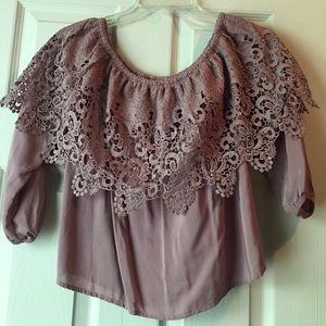 Off shoulder top w/lace