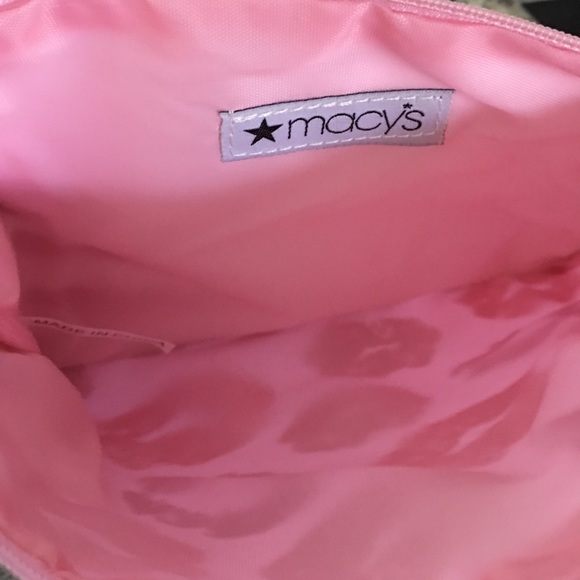 MACY'S KISS COSMETIC BAG - Picture 4 of 4