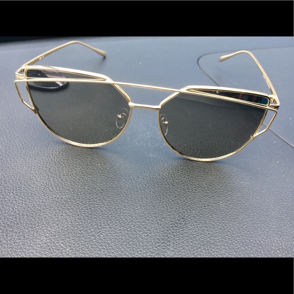 Silver Aviator Sunglasses - Picture 4 of 6