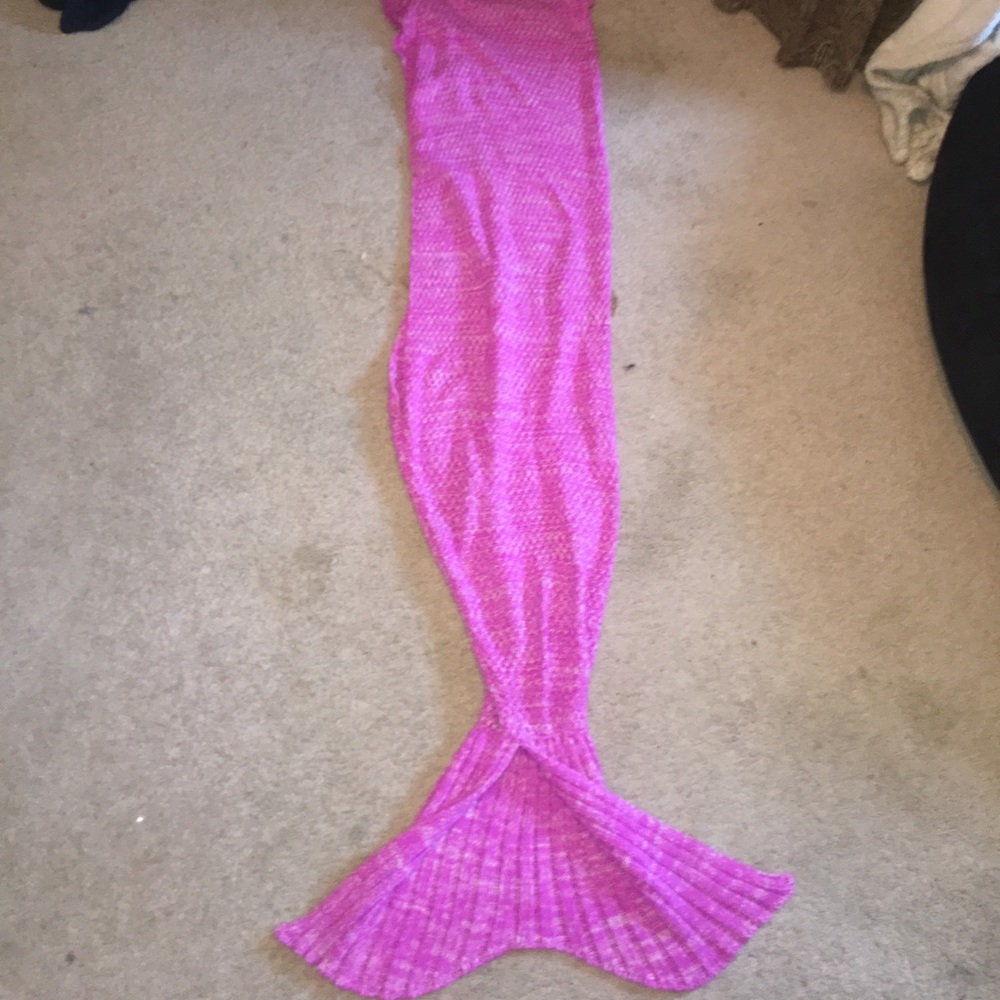 Super adorable mermaid blanket