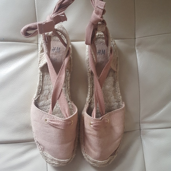 SOLD! H&M blush espadrills - Picture 1 of 4