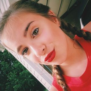 Meet your Posher, Ellie