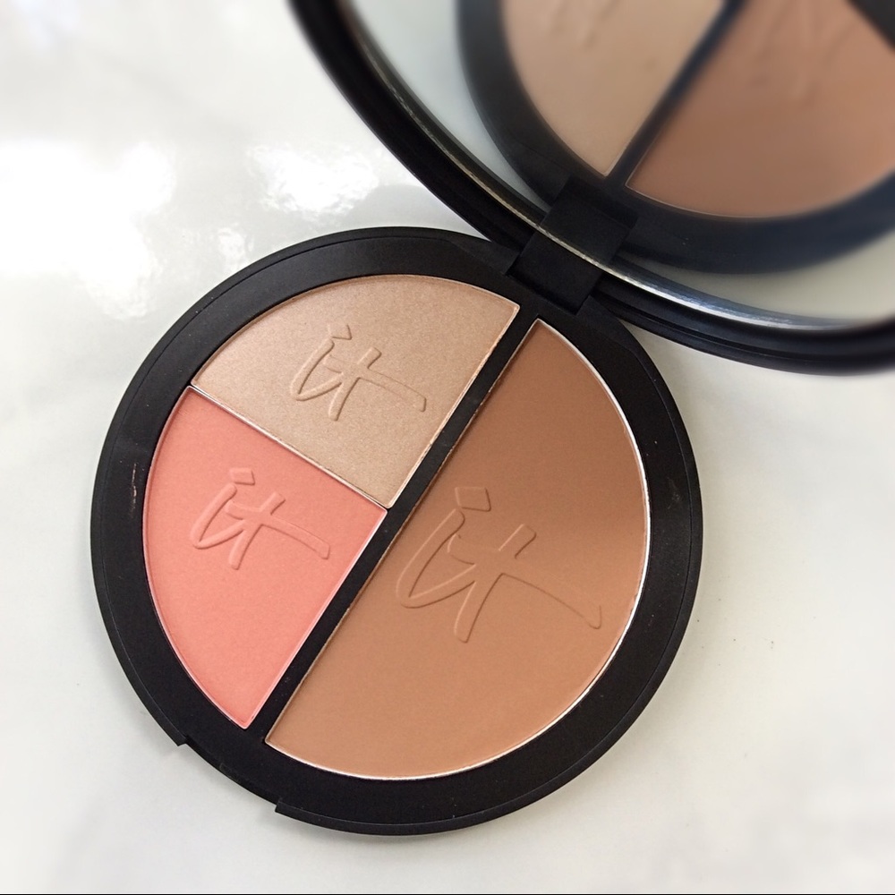 IT Cosmetics Live Love Laugh Vitality Face Disc
