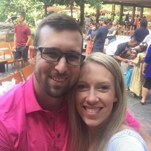 Meet your Posher, Larissa