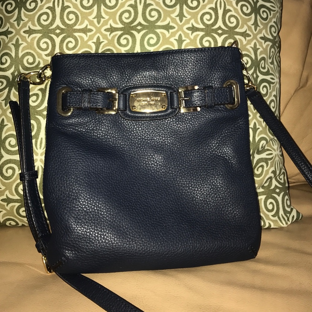 Micheal kors leather crossbody bag