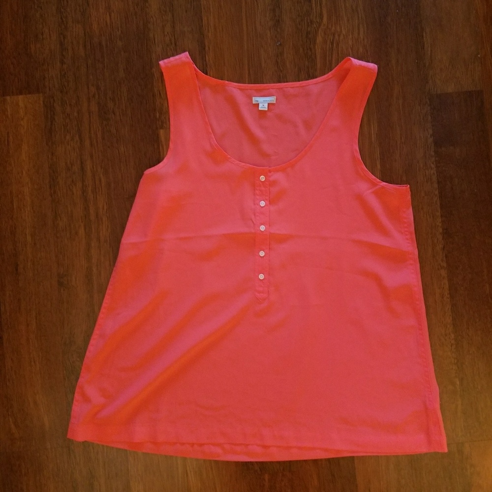 Gap sleeveless blouse