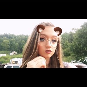 Meet your Posher, Deanna