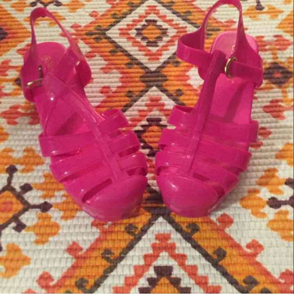Pink platform jelly shoes