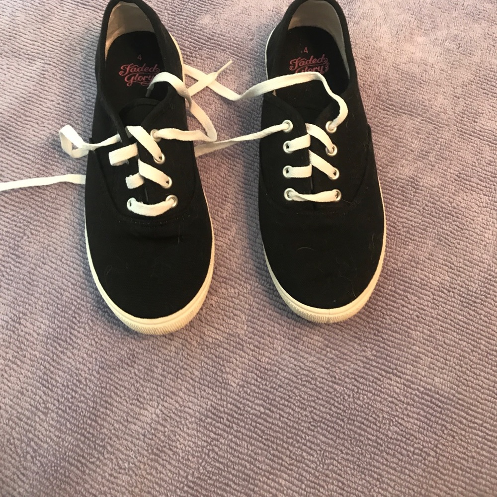 Faded Glory  black girls tennis shoes size 4