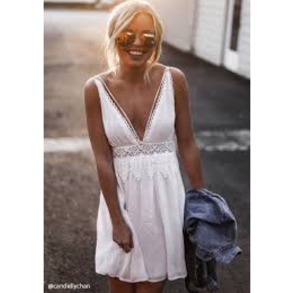 🌻NEW! Forever21 CROCHET-PANELED MINI DRESS! 🌻