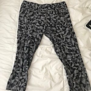 Gently used cropped North Face leggings