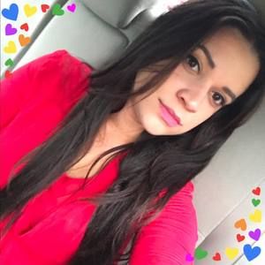 Meet your Posher, Leslie