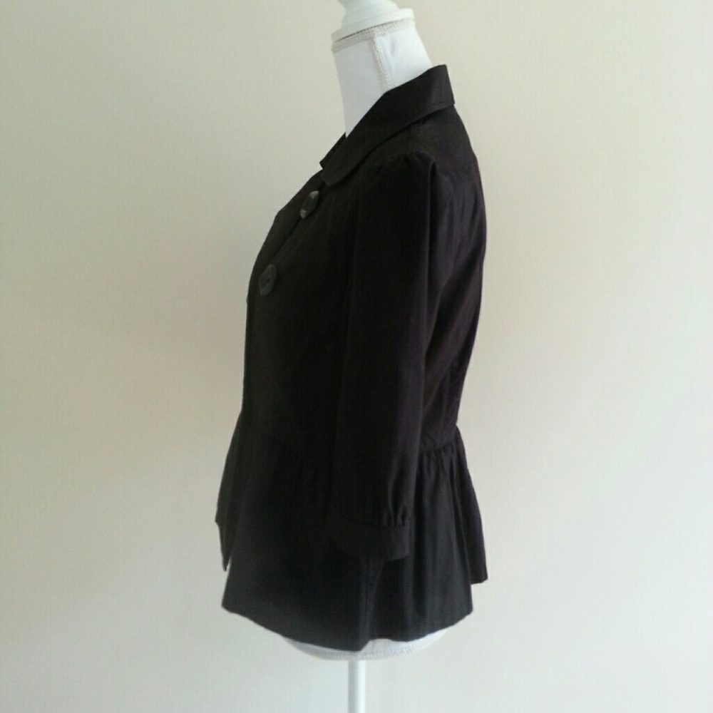 Short Light Weight Jacket - Picture 4 of 4