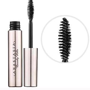 Anastasia clear brow gel new with tag / packaging