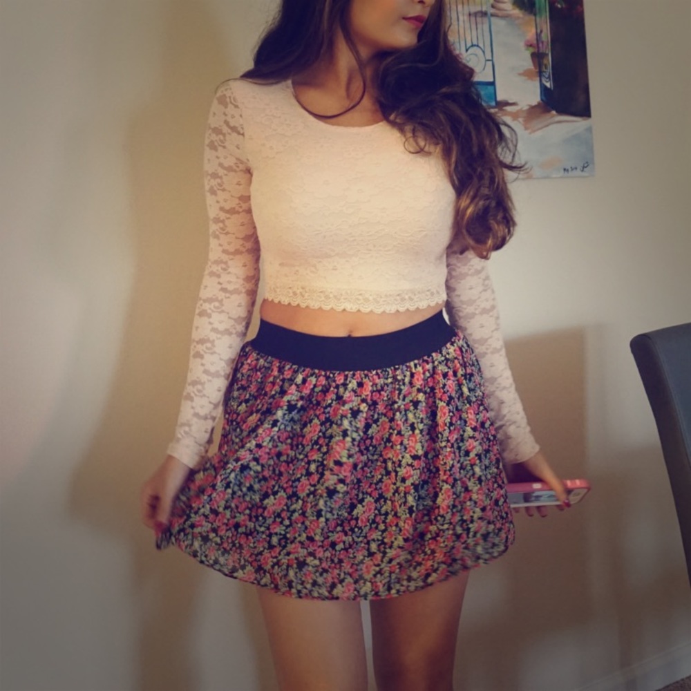 Floral pattern mini skirt