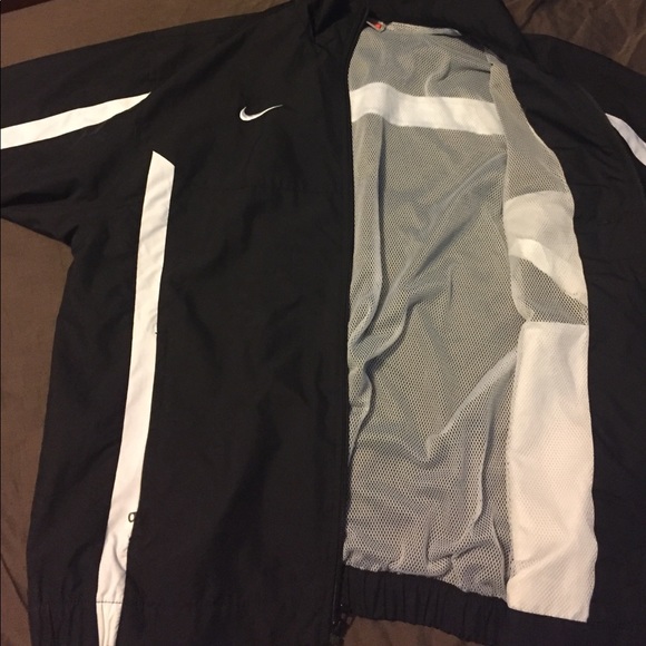 Nike Men's Windbreaker - Picture 2 of 3