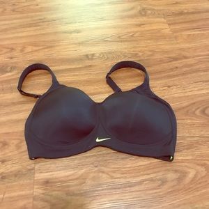 Nike Pro Hero High Support Sports Bra