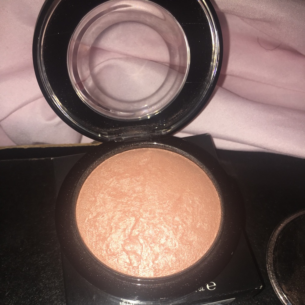Rare MAC Taraji Glow Mineralized Skinfinish LE