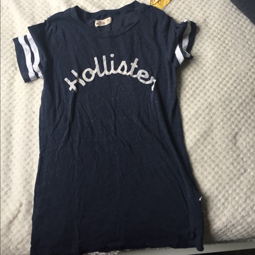Hollister simple tee