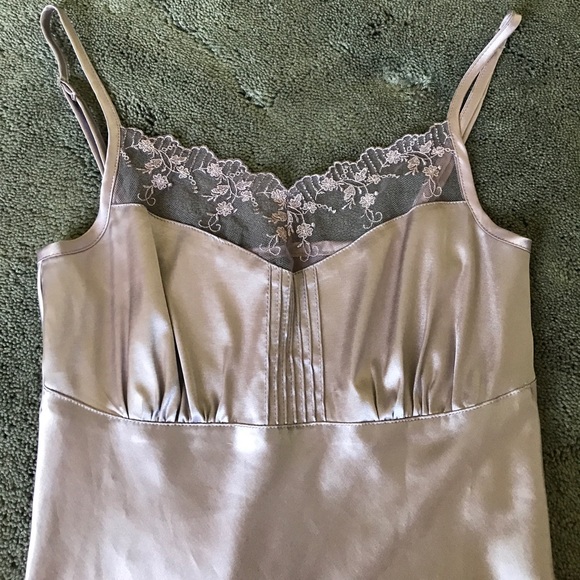 Beautiful top - Picture 2 of 3