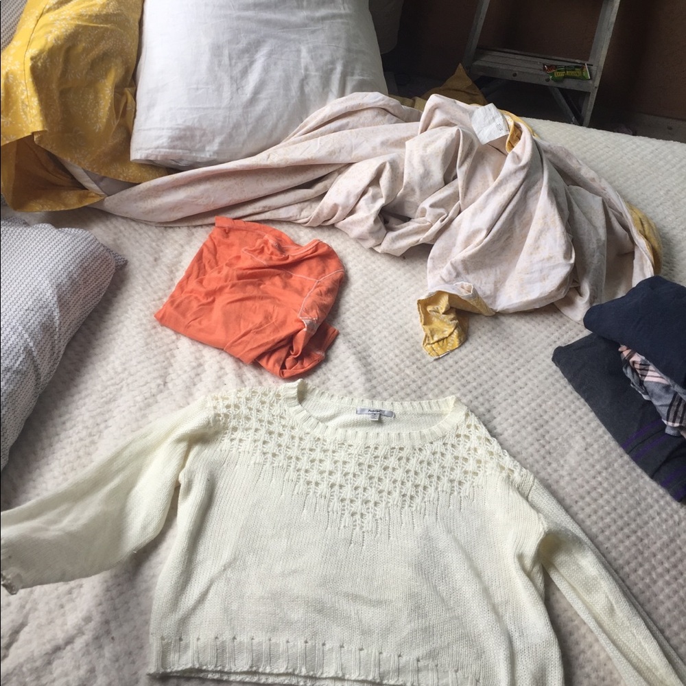 Cute white corchete cropped sweater