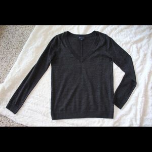 Gap grey ultrasoft wool v-neck sweater. Size large
