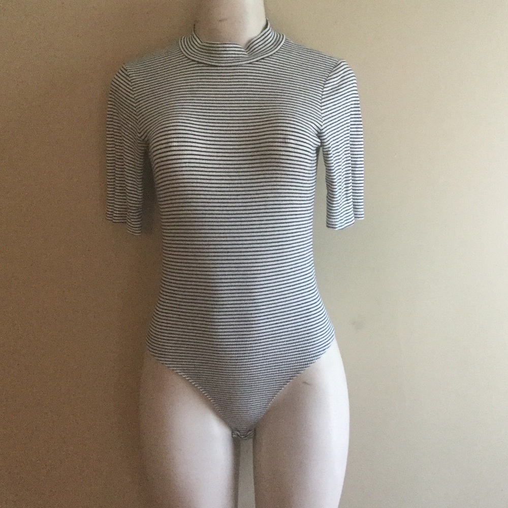 Cute White/Blackbody suit