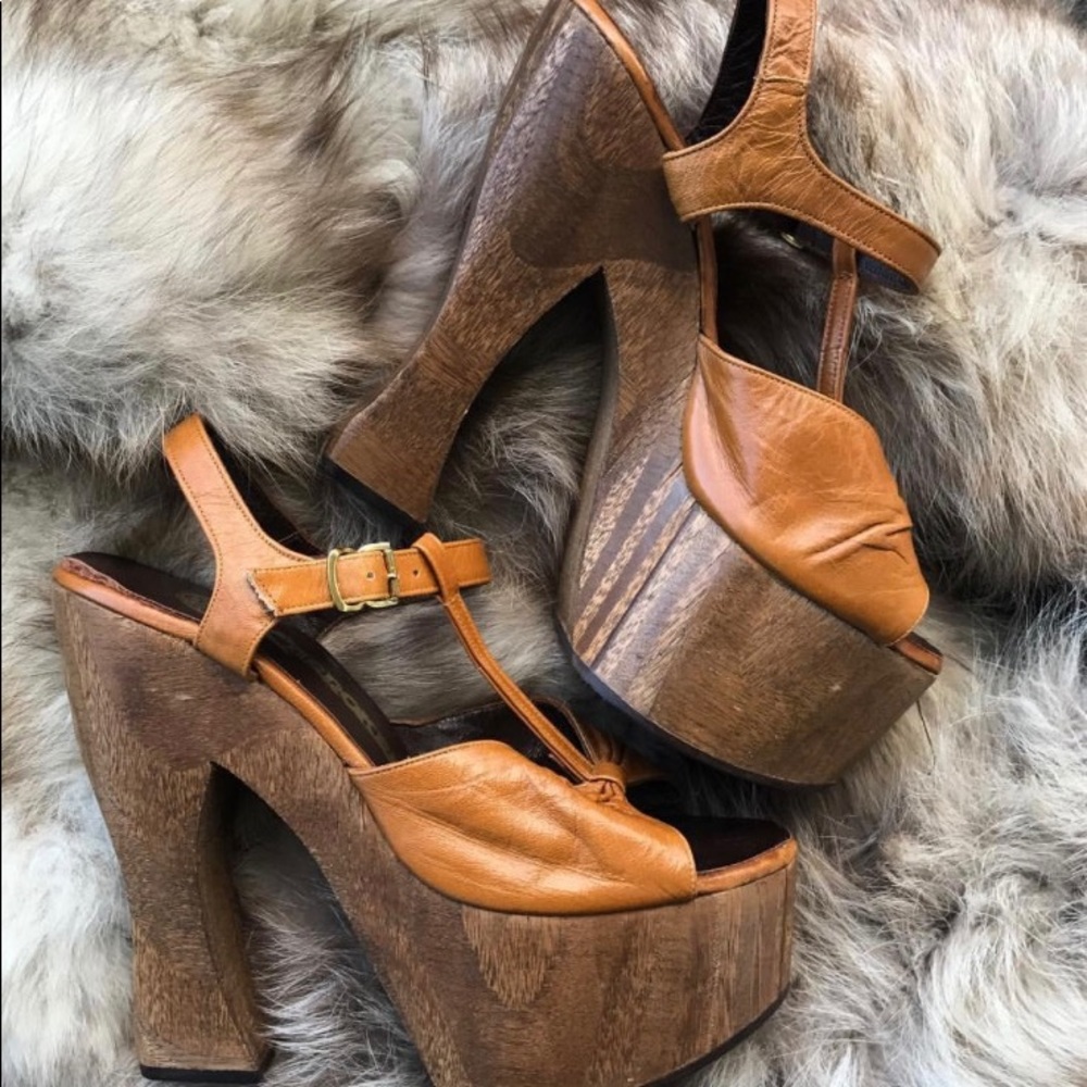 Vintage 1970s Wooden Platforms Size 7