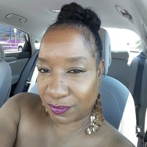 Meet your Posher, Lydia